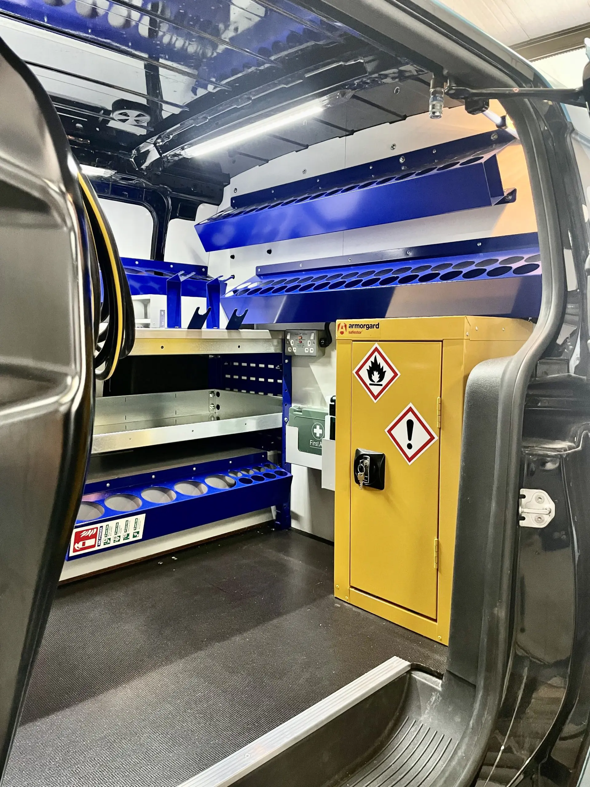 smart Repair Van paint scheme rack and mixing station With COSHH cupboard